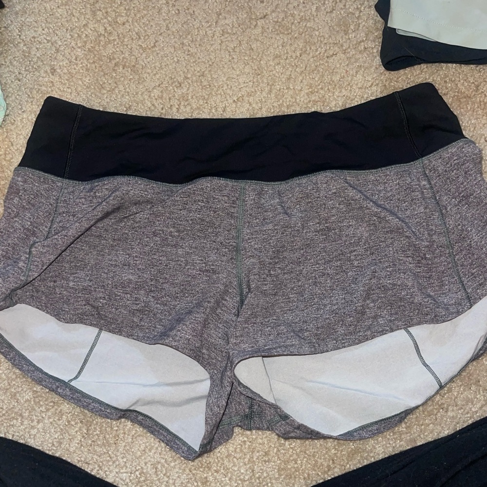 Lulu Lemon Speed Up Low Rise 2.5” shorts